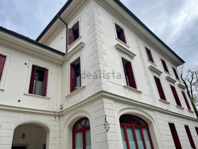 Appartamento in vendita di 200 m² in Via Luneo, 33