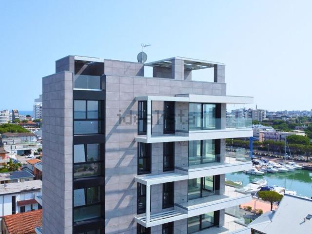 Appartamento in vendita di 200 m² in Via Monte Pasubio, 21