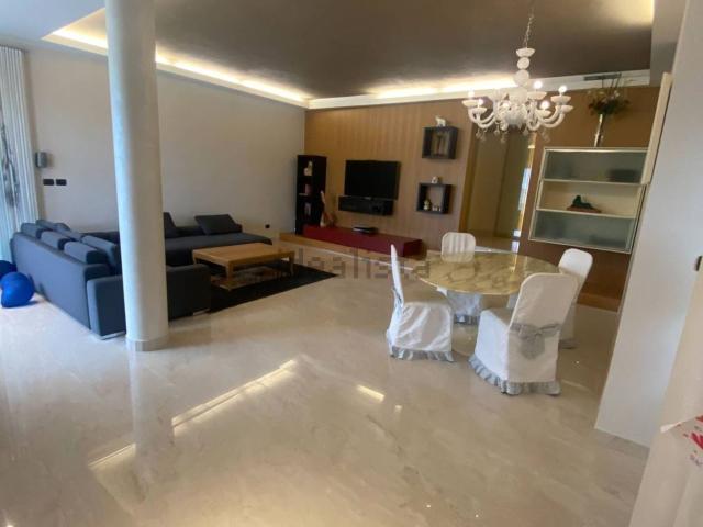 Appartamento in vendita di 200 m² in Via Montecoccio, 6