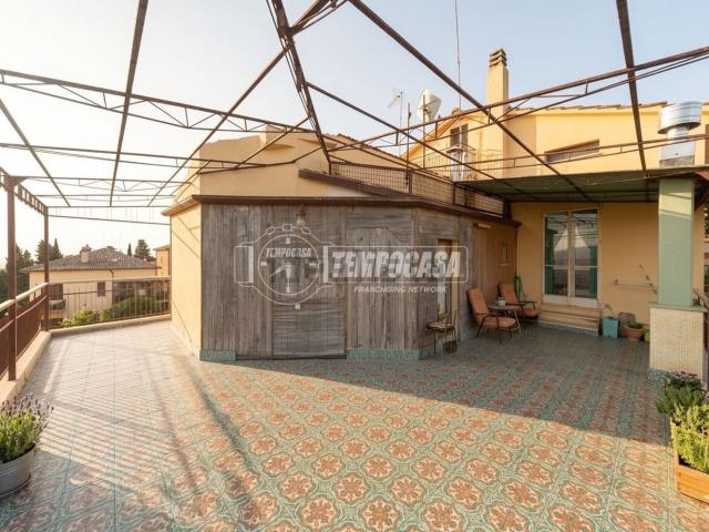 Appartamento in vendita di 200 m² in Via Madonna del Riccio, 3