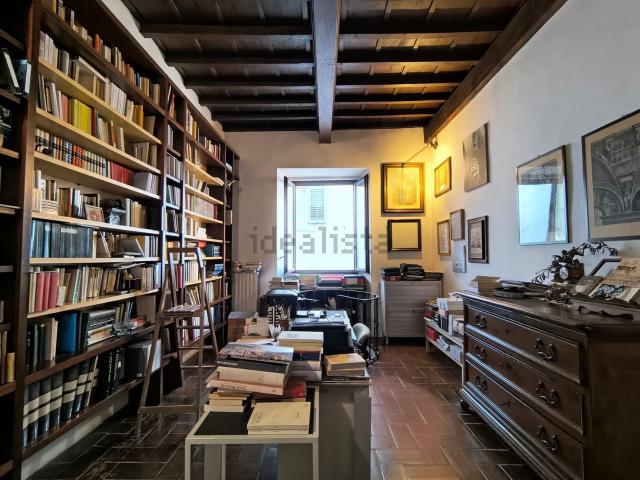 Appartamento in vendita di 200 m² in Via Maggio