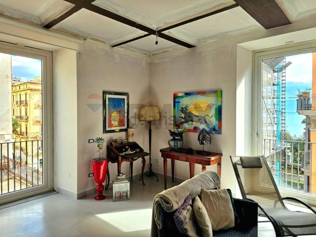 Appartamento in vendita di 200 m² in Via Masuccio Salernitano, 39
