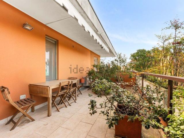 Appartamento in vendita di 200 m² in Via Nicola Romeo, 3
