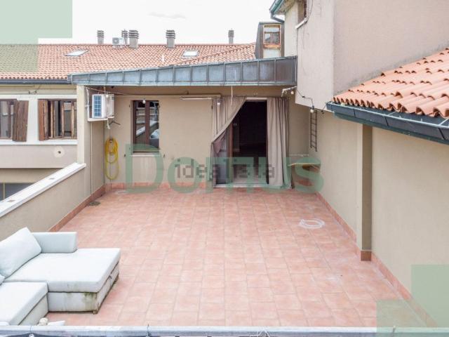 Appartamento in vendita di 200 m² in Via Nicolo&apos  Masini, 2
