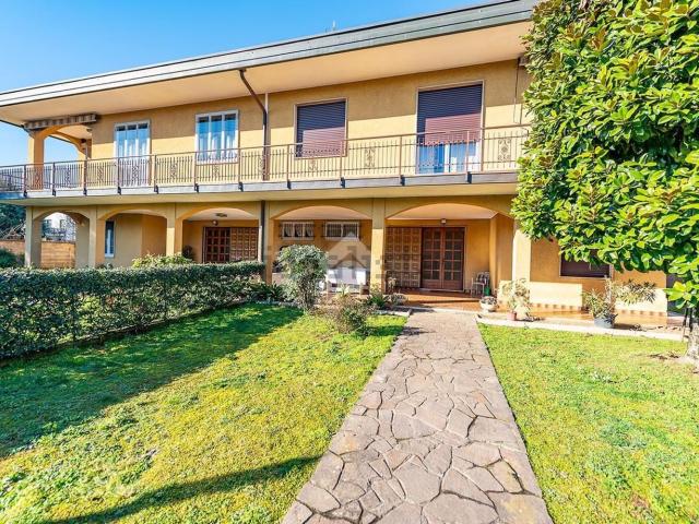 Appartamento in vendita di 200 m² in Via Nino Bixio, 17