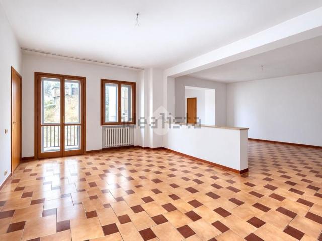 Appartamento in vendita di 200 m² in Via San Nicola, 42