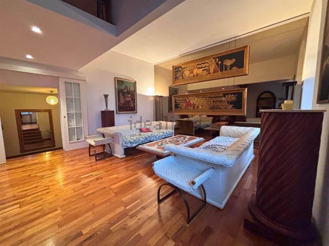 Appartamento in vendita di 200 m² in Via San Domenico