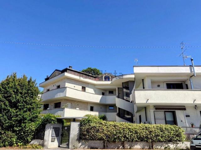 Appartamento in vendita di 200 m² in Via San Francesco D&apos Assisi, 6