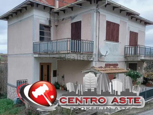 Appartamento in vendita di 200 m² in Via San Francesco D&apos Assisi