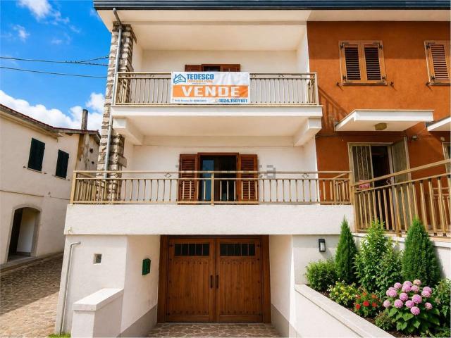 Appartamento in vendita di 200 m² in Via Santa Maria della Libera