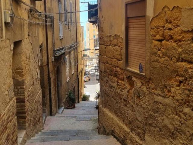 Appartamento in vendita di 450 m² in Via Saponara, 17