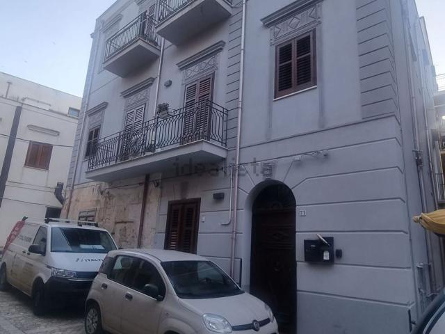 Appartamento in vendita di 200 m² in Via Sarcona