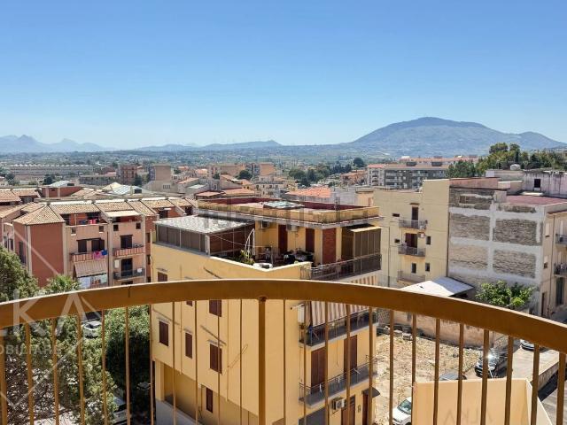 Appartamento in vendita di 200 m² in Via Segesta, 206