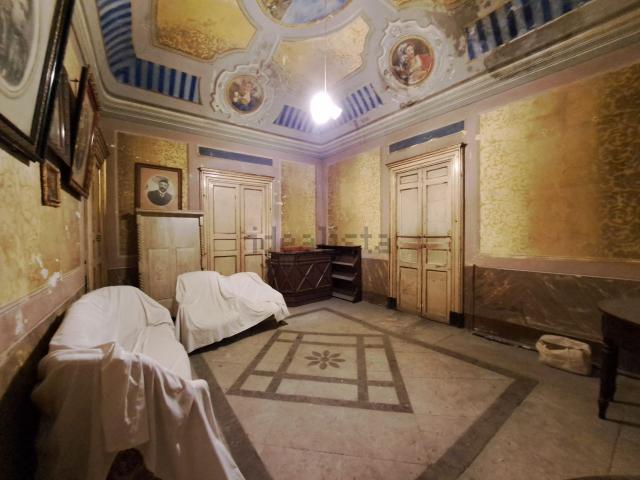 Appartamento in vendita di 200 m² in Via Silvio Pellico, 2