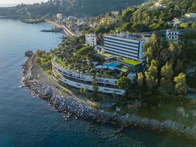 Appartamento in vendita di 200 m² in Via Portico della Punta, 34