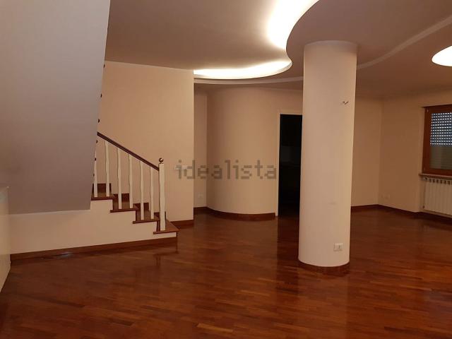 Appartamento in vendita di 200 m² in Via per Fossacesia