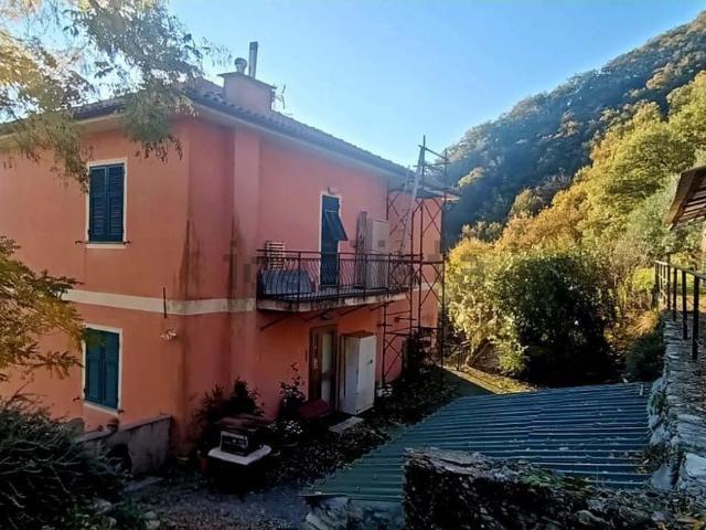 Appartamento in vendita di 200 m² in Via Piane di Rosso