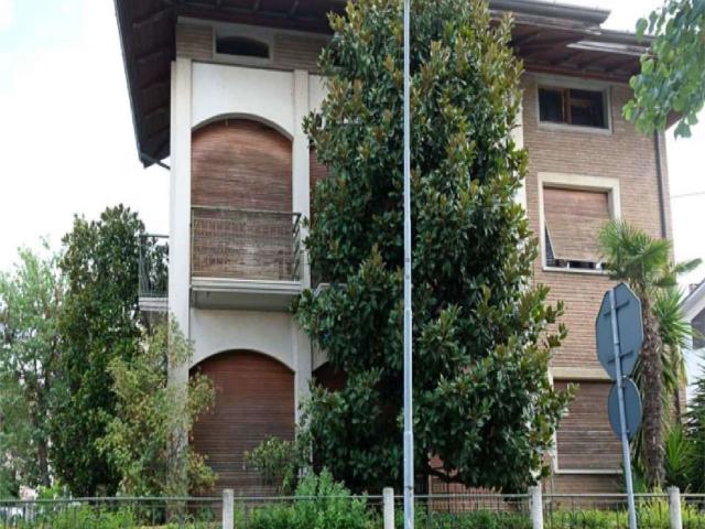 Appartamento in vendita di 200 m² in Via Pierpaoli