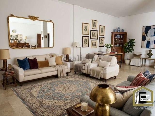 Appartamento in vendita di 200 m² in Via Pietro Giardini, 10