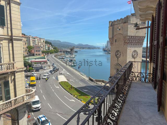 Appartamento in vendita di 200 m² in Via Pietro Paleocapa