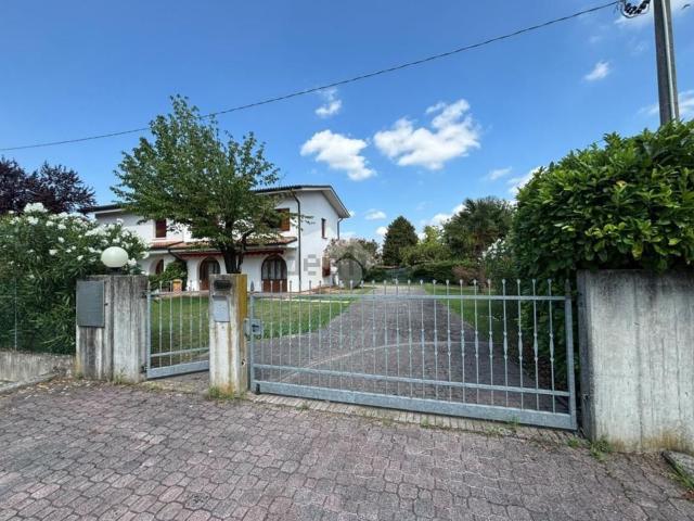 Appartamento in vendita di 200 m² in Via Pio VI, 1
