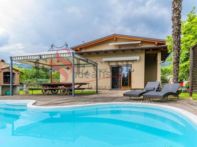 Appartamento in vendita di 200 m² in Via Rotone, 27