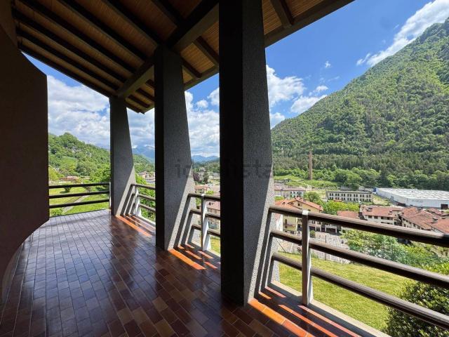 Appartamento in vendita di 200 m² in Via Romelli, 2