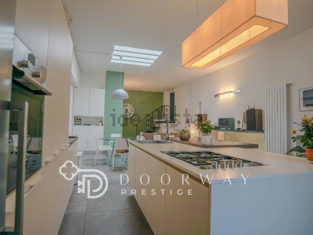 Appartamento in vendita di 200 m² in Via Romolo Bitti, 6