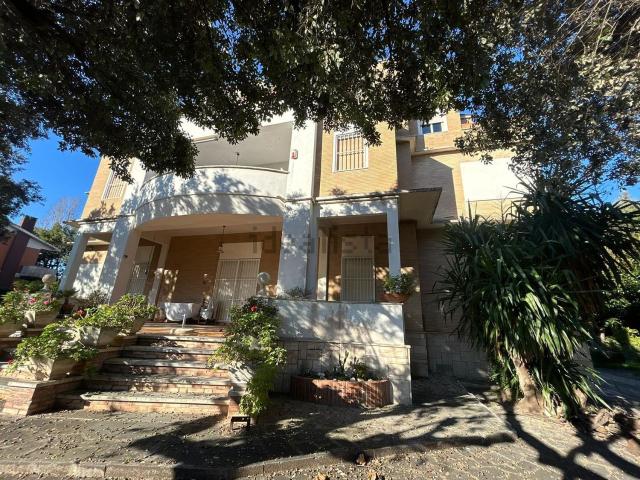 Appartamento in vendita di 200 m² in Via Roselle, 13