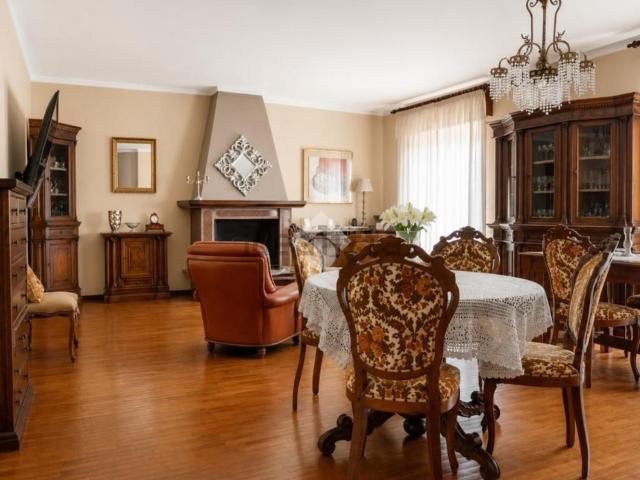 Appartamento in vendita di 200 m² in Via Repubblica, 25