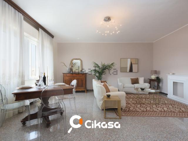 Appartamento in vendita di 200 m² in Via Riva Villasanta