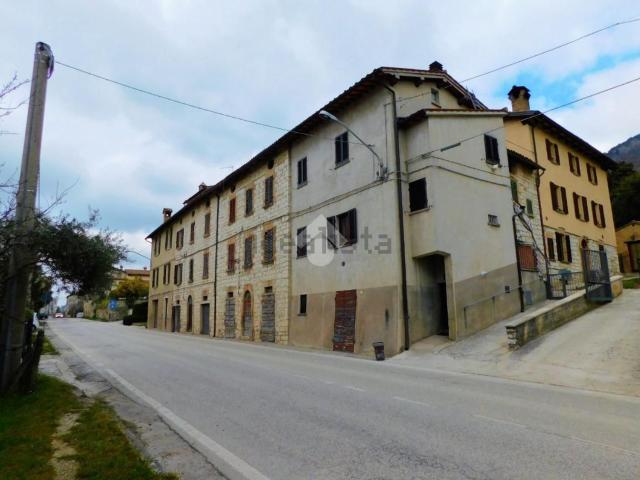 Appartamento in vendita di 200 m² in Via Tifernate