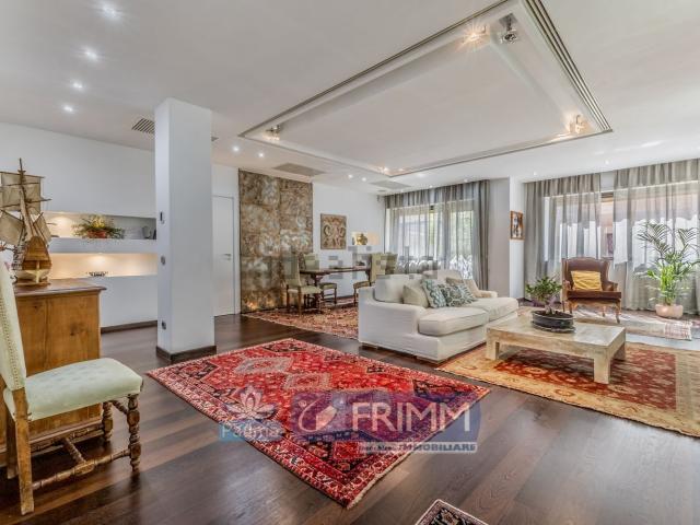 Appartamento in vendita di 200 m² in Via Ugo de Carolis