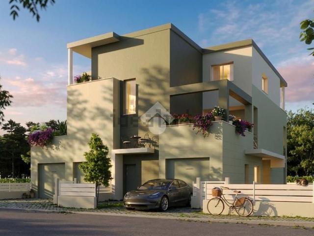 Appartamento in vendita di 200 m² in Via Val d&apos Enza, 60