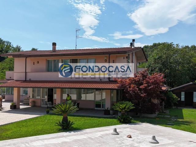 Appartamento in vendita di 200 m² in Via Venezia