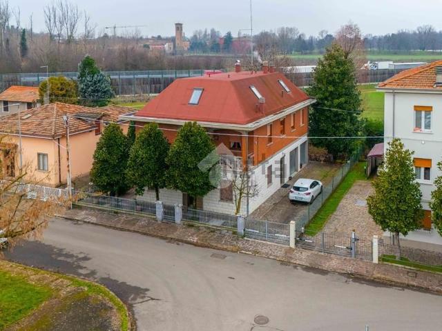 Appartamento in vendita di 200 m² in Via Vittorio Bottego, 183