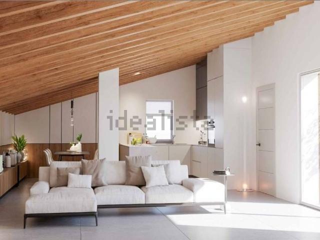 Appartamento in vendita di 200 m² in Via Vittorio Veneto