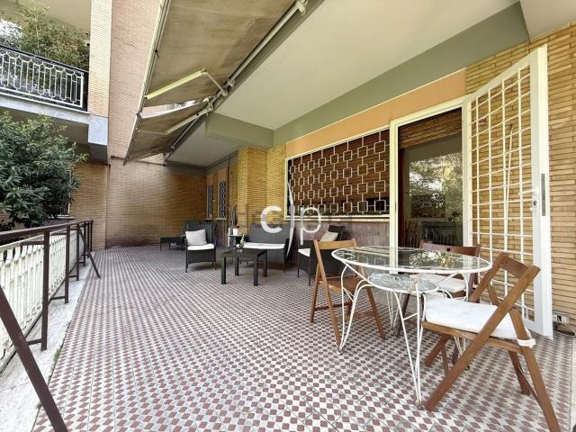 Appartamento in vendita di 200 m² in Via Vincenzo Ussani