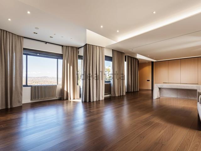 Appartamento in vendita di 200 m² in Viale Carlo Marx, 3