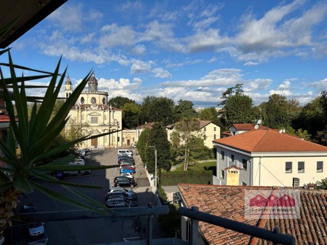 Appartamento in vendita di 200 m² in Viale Ferdinando Rodolfi