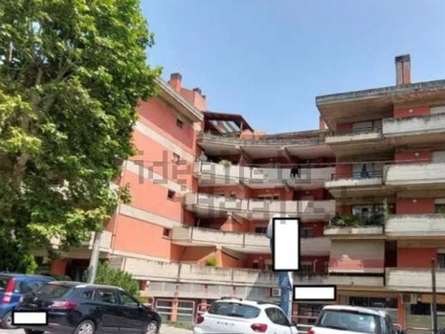 Appartamento in vendita di 200 m² in Viale Giovanni Bovio, 50
