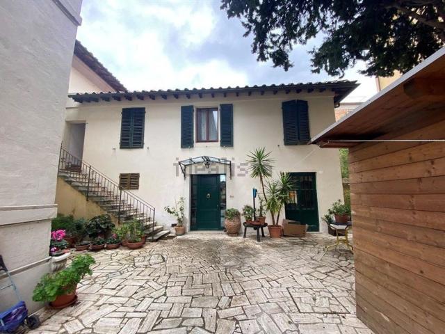 Appartamento in vendita di 200 m² in Viale Goffredo Mameli