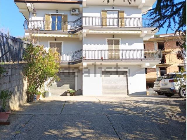 Appartamento in vendita di 200 m² in Contrada Saporita