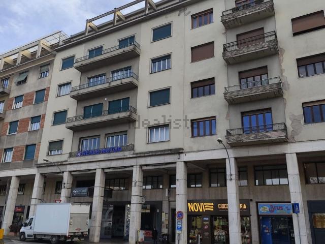 Appartamento in vendita di 200 m² in Corso Romualdo Marenco, 75