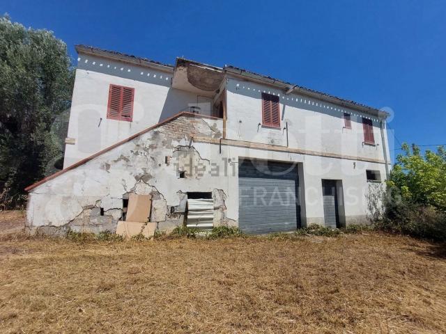 Appartamento in vendita di 200 m² in Piazza A. Saliceti, 10