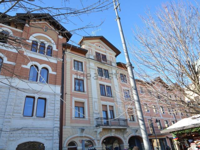 Appartamento in vendita di 200 m² in Piazza Giovanni Carli, 4