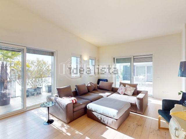 Appartamento in vendita di 200 m² in Piazza Fabrizio de André, 10