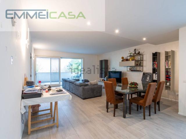 Appartamento in vendita di 200 m² in Strada degli Schiocchi