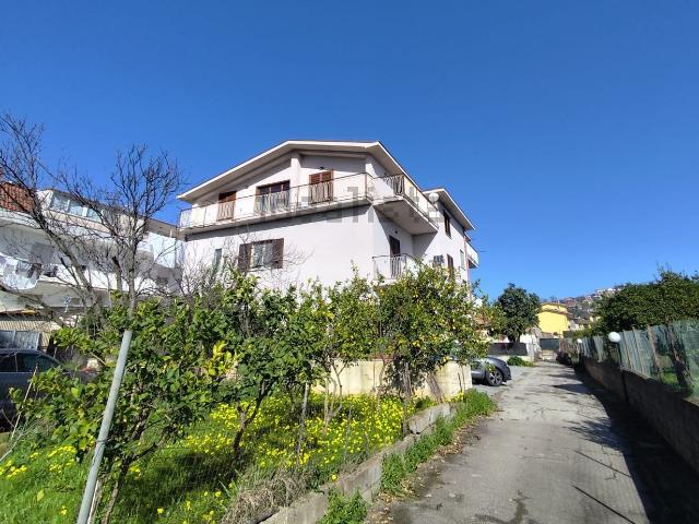 Appartamento in vendita di 200 m² in Strada Statale 7