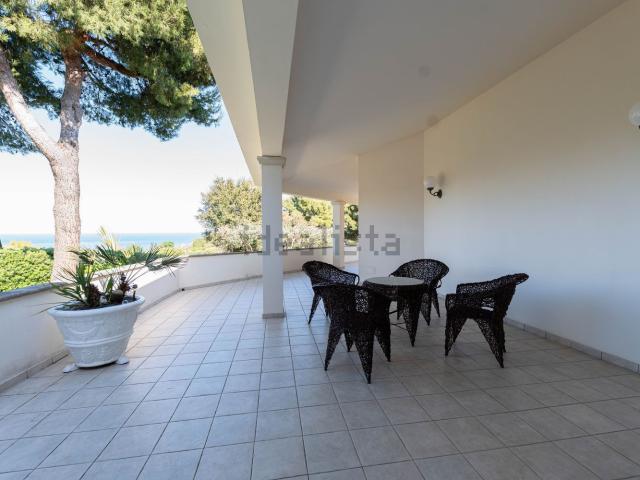 Appartamento in vendita di 200 m² in Strada Panoramica Ardizio